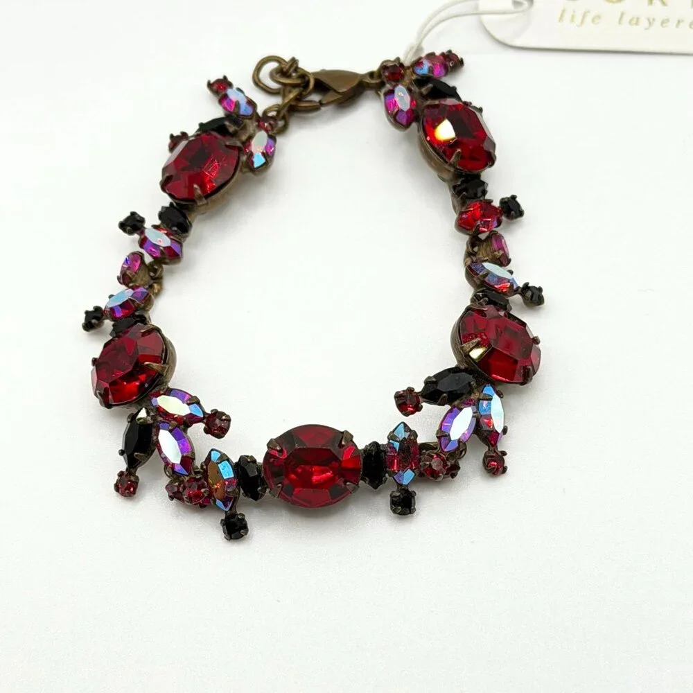Sorrelli Classic Clover Bracelet With Red Swarovski Crystals & Antique Gold-Tone
